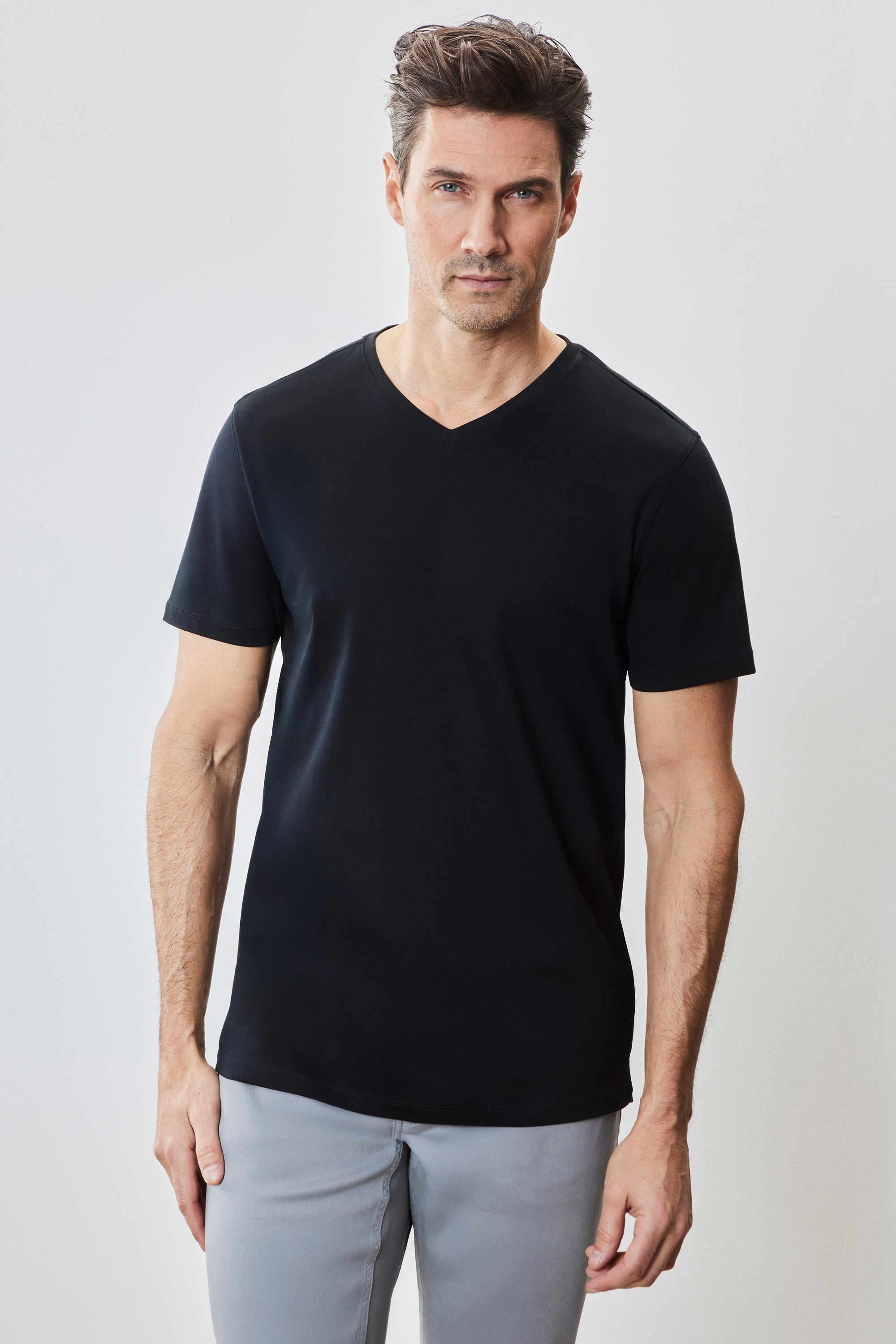 The Barakett V Tee - Black | Robert Barakett