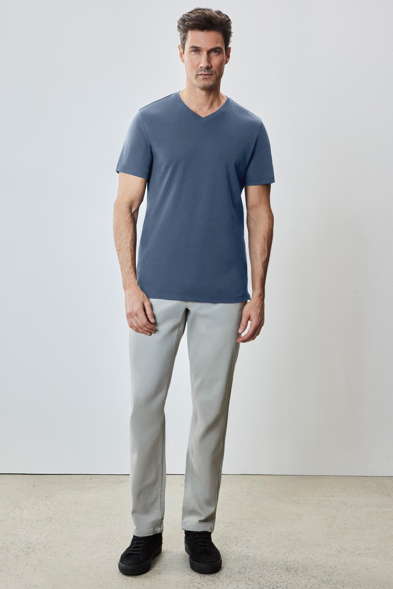 Robert Barakett The Barakett V Tee In Blue