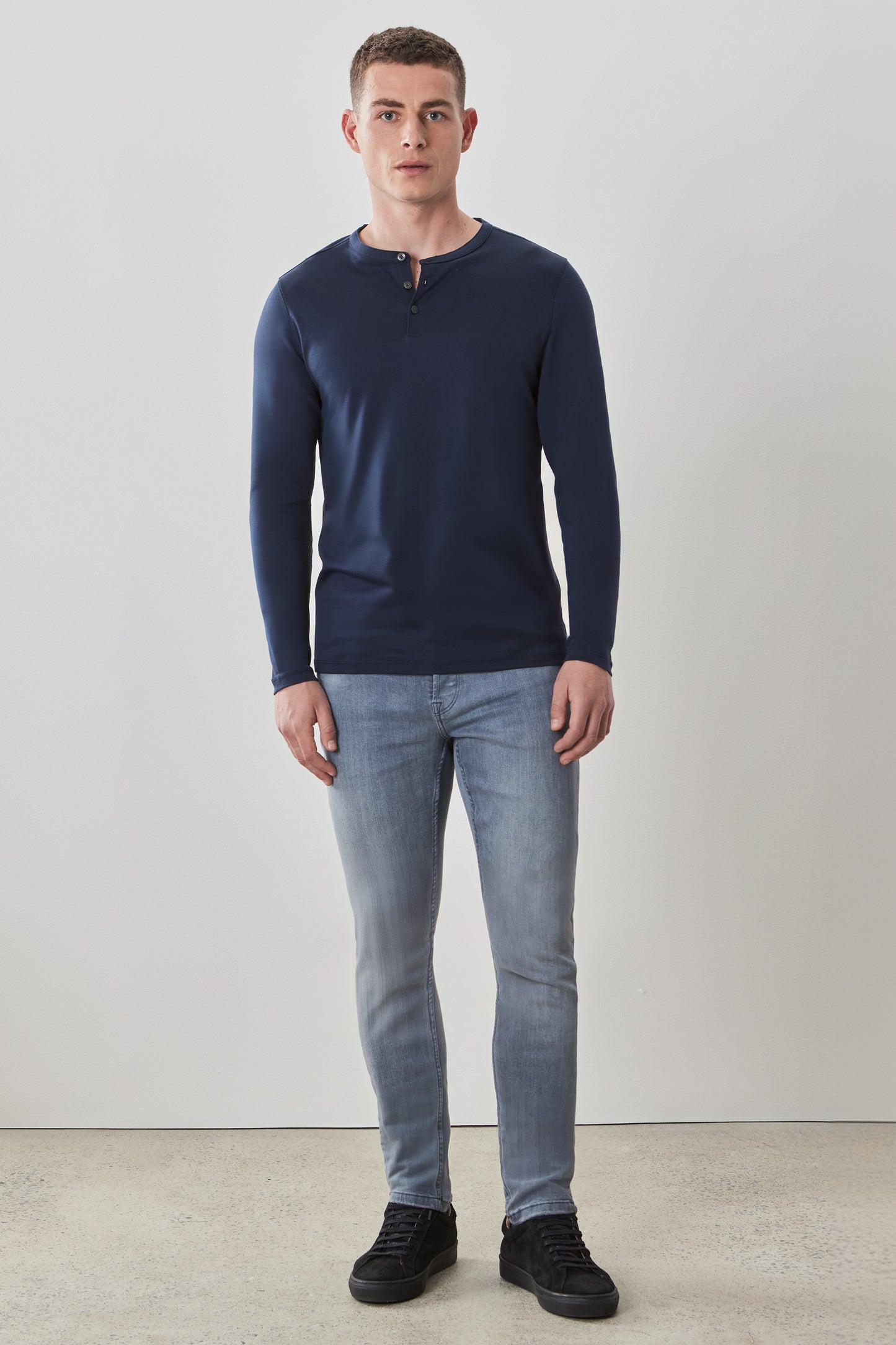 The Barakett Long-Sleeve Henley