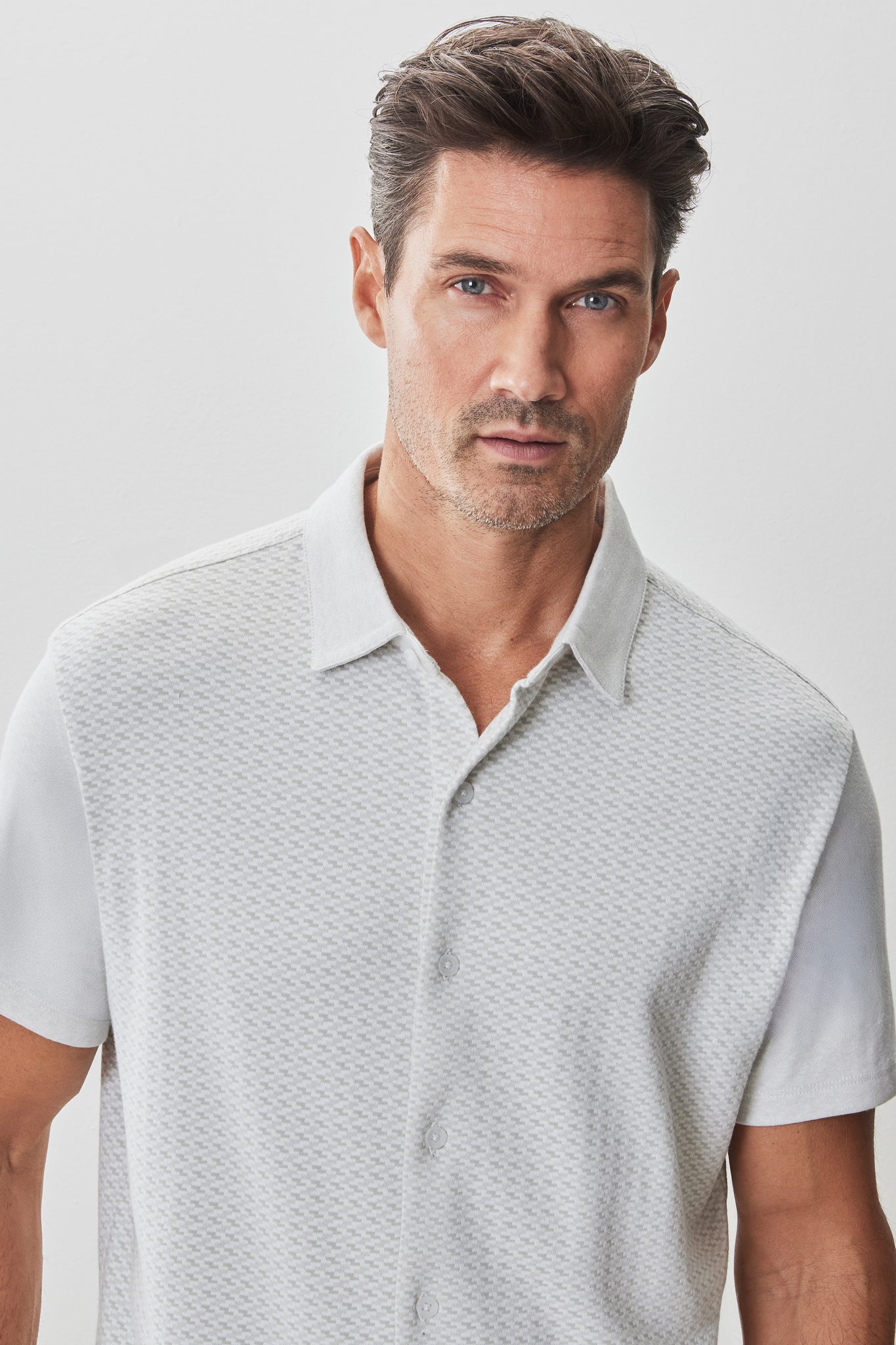 Robert Barakett Booker Short Sleeve Knit Button-up Shirt In Shadow Green