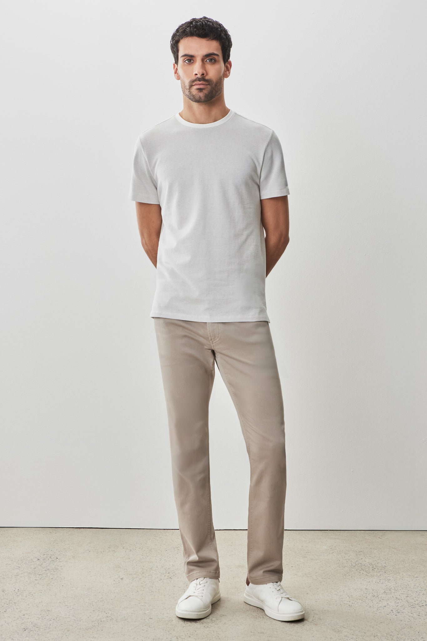 Robert Barakett Fitch Tee In Light Grey