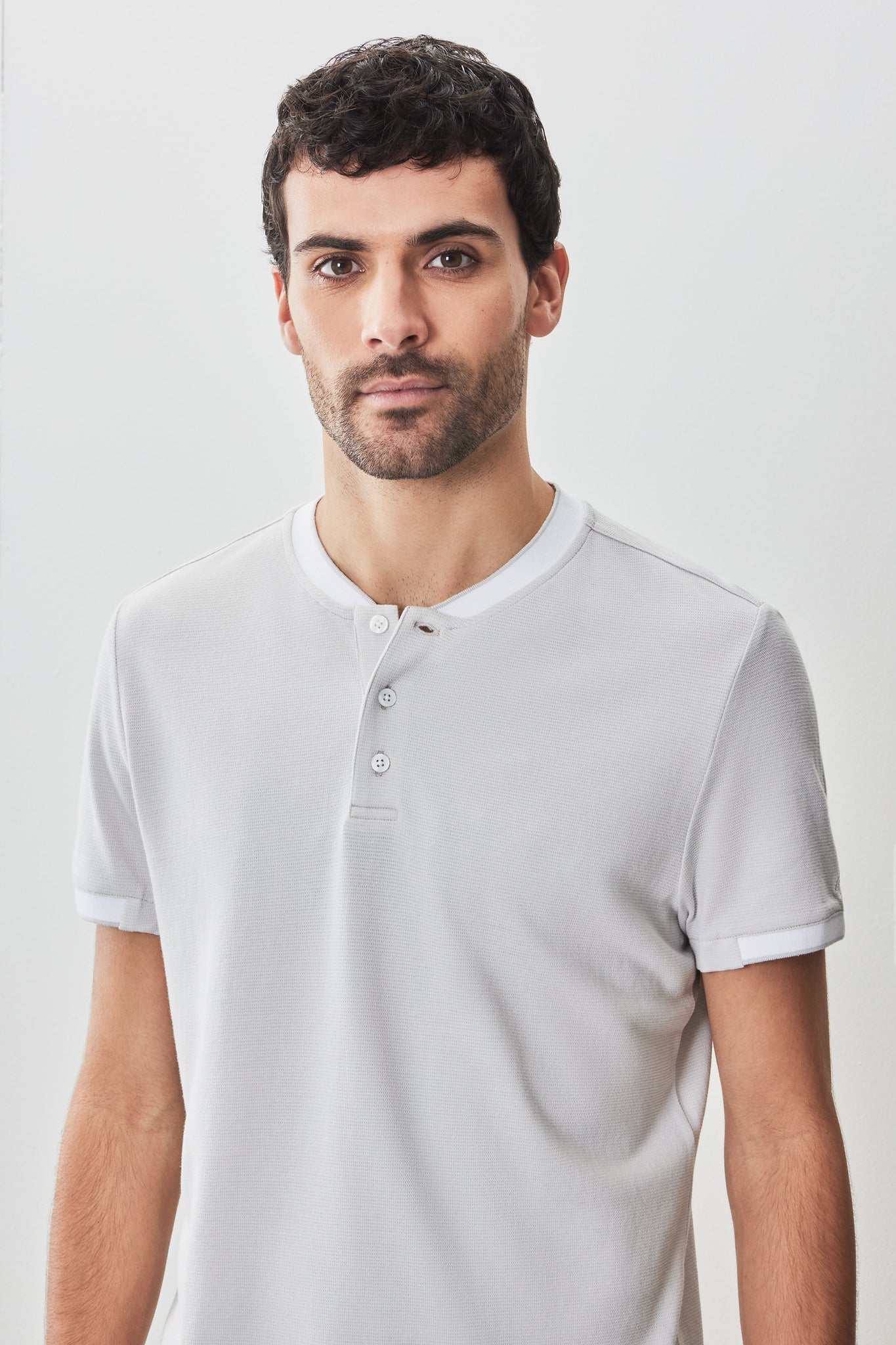 Robert Barakett Tessio Baseball Collar Henley In Light Grey