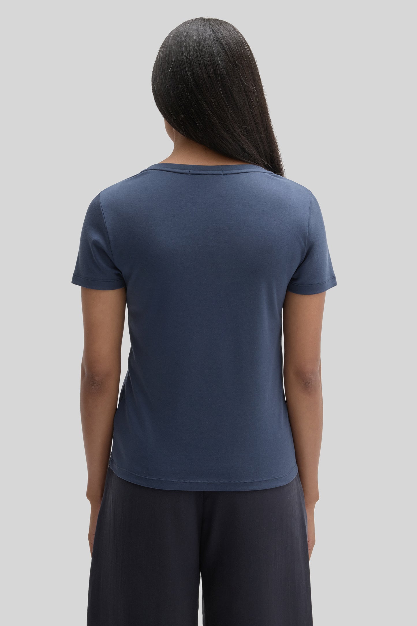 The Barakett Women's V Tee