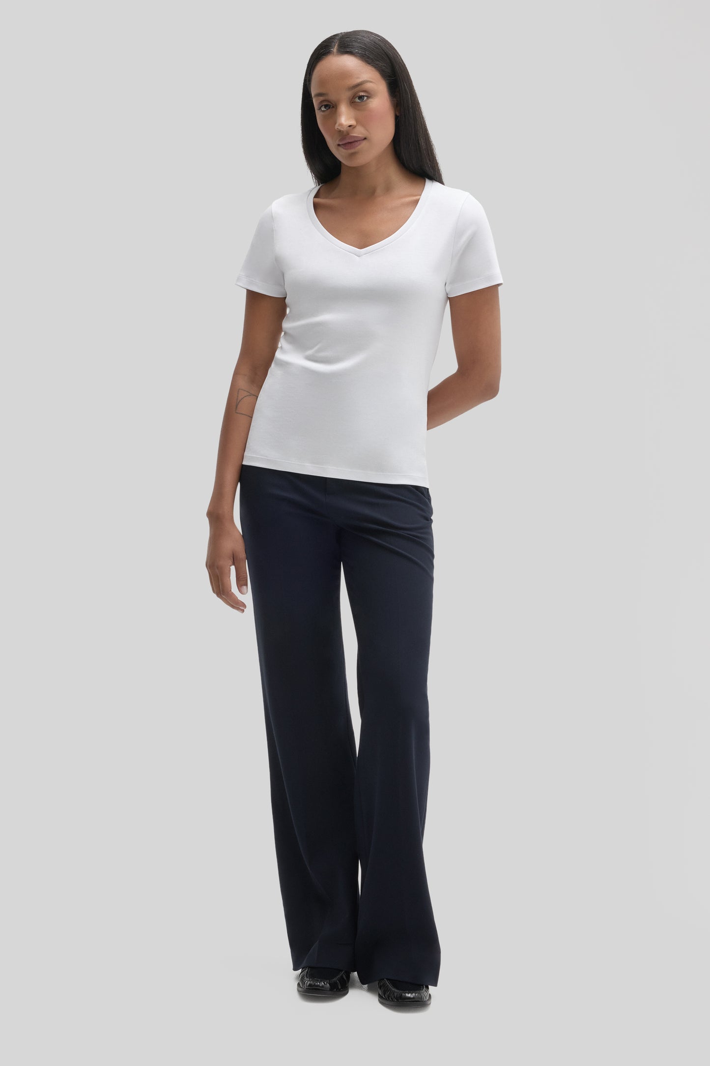 The Barakett Women's V Tee