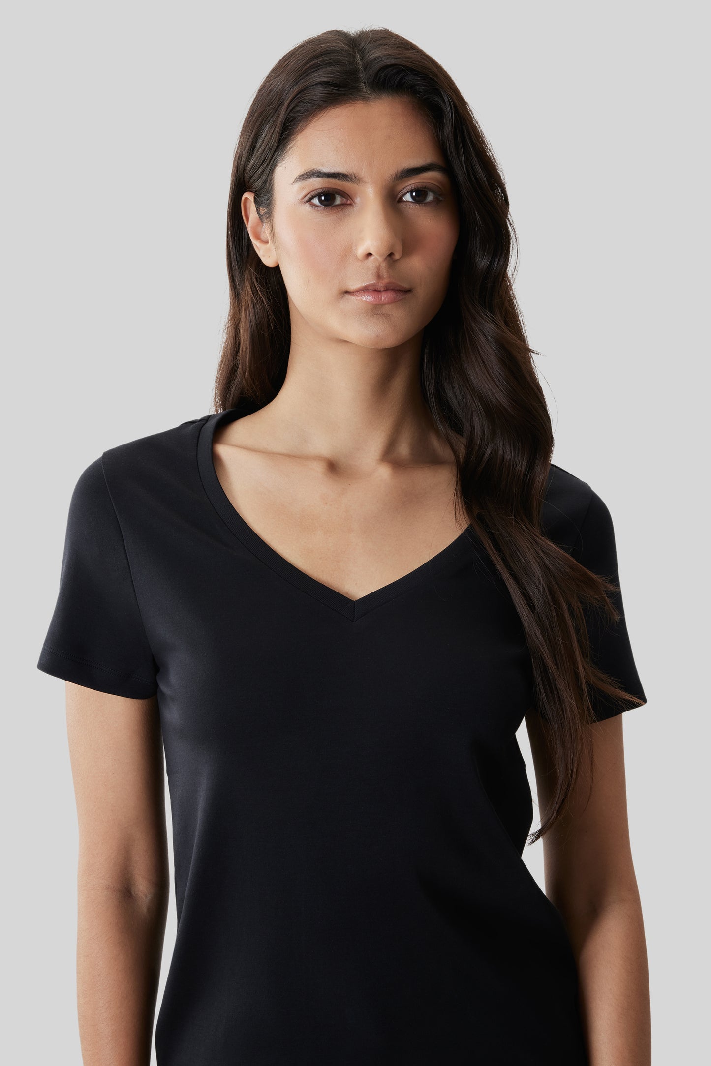 The Barakett Women's V Tee