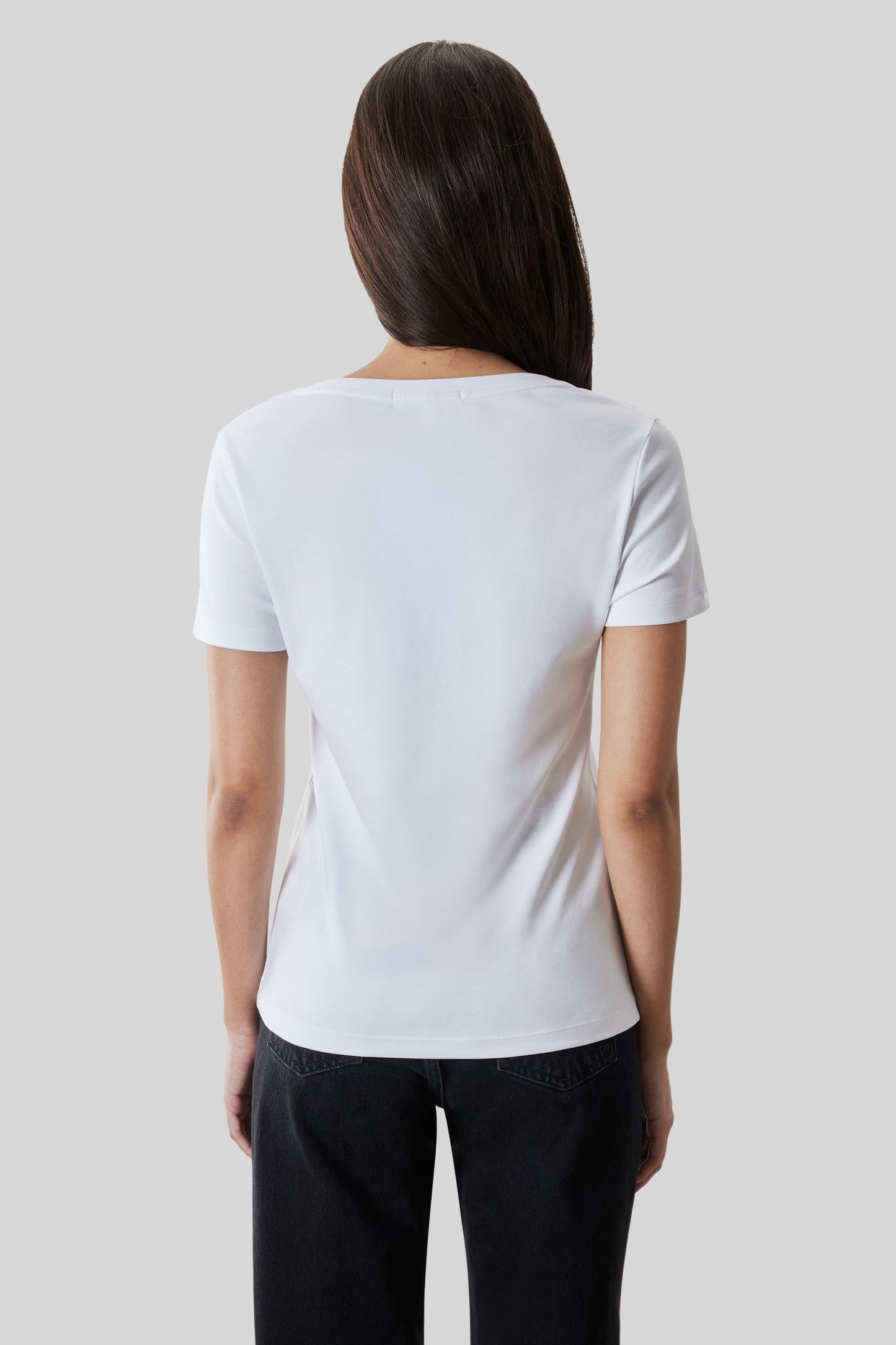 The Barakett Women's V Tee
