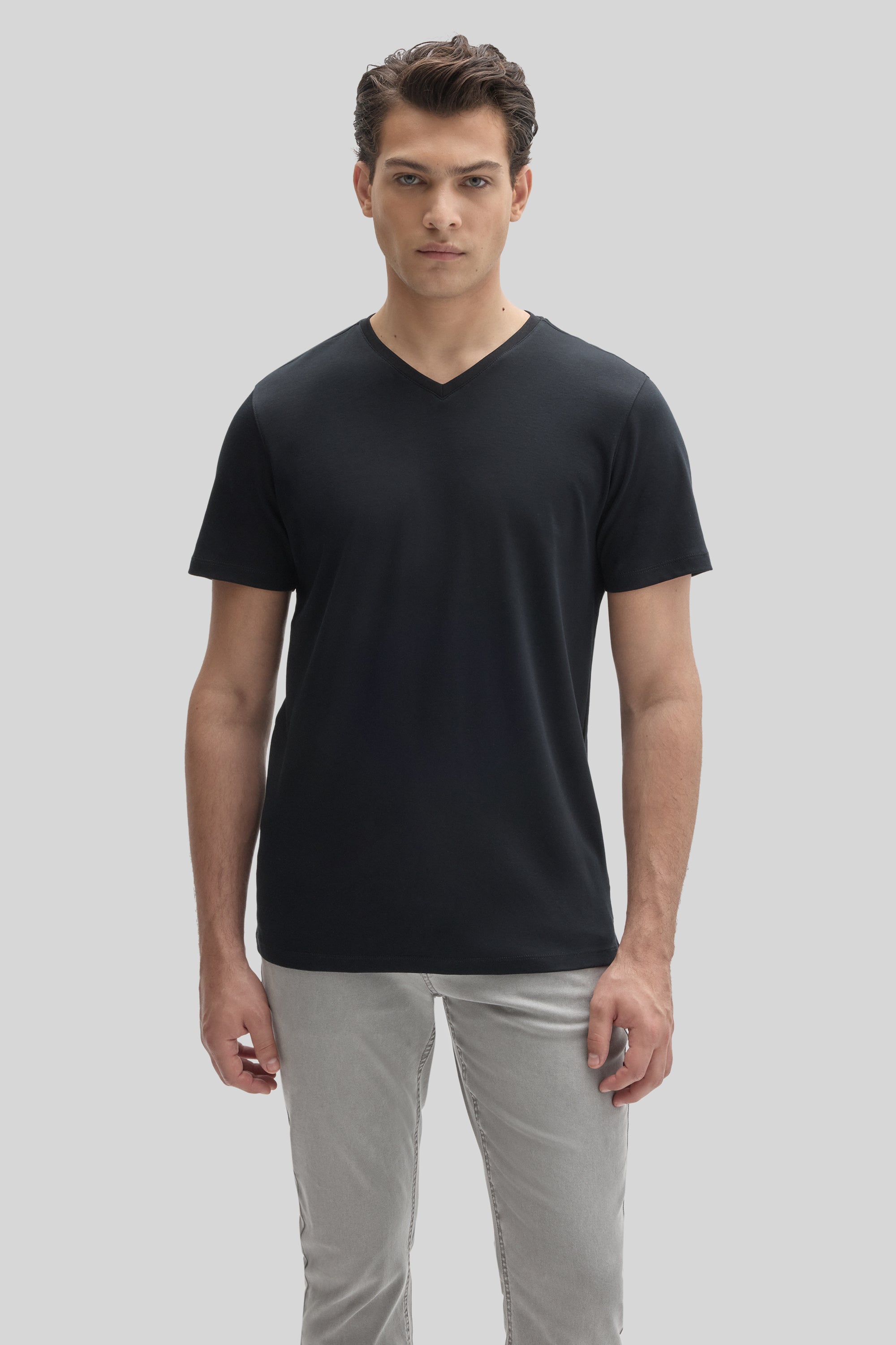 BLACKBARRETT BY Neil Barrett Vネック Tシャツ The Barakett V Tee - Black | Robert Barakett